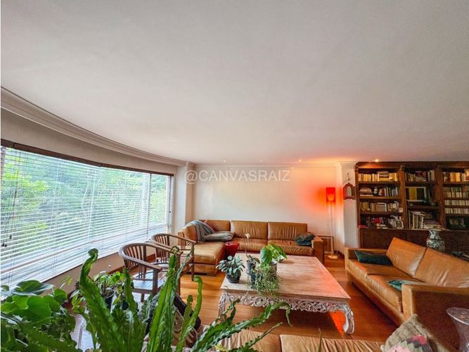 Casa de 4 alcobas en venta en Los Naranjos, Envigado, 438 m² · foto 2 de 24