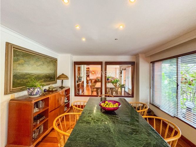 Casa de 4 alcobas en venta en Los Naranjos, Envigado, 438 m² · foto 4 de 24