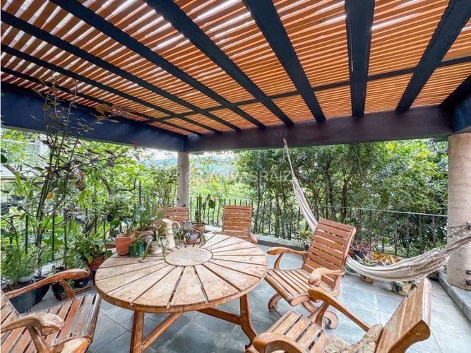 Casa de 4 alcobas en venta en Los Naranjos, Envigado, 438 m² · foto 8 de 24