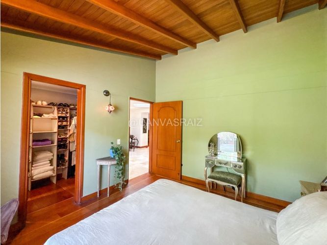 Casa de 4 alcobas en venta en Los Naranjos, Envigado, 438 m² · foto 20 de 24