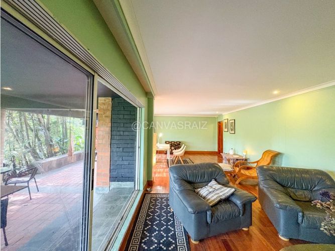 Casa de 4 alcobas en venta en Los Naranjos, Envigado, 438 m² · foto 23 de 24
