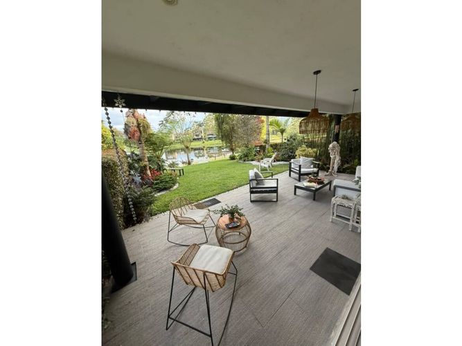 Casa de 4 alcobas en venta en Llano Grande, Rionegro, 336 m² · foto 2 de 9