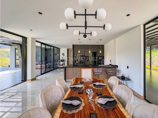 Casa de 4 alcobas en venta en Las Palmas, Envigado, 490 m² · foto 4 de 24