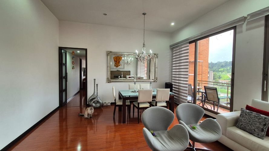 Apartamento de 3 alcobas en venta en Gilmar, Bogotá, 179 m² · foto 2 de 10