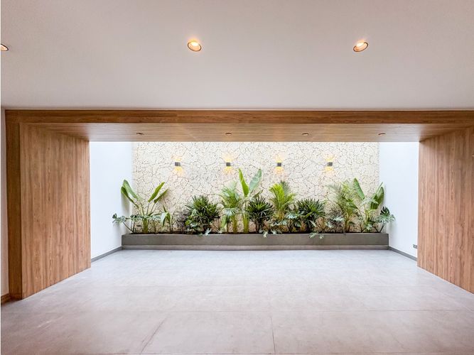 Casa de 4 alcobas en venta en Barro Blanco, Rionegro, 235 m² · foto 2 de 18