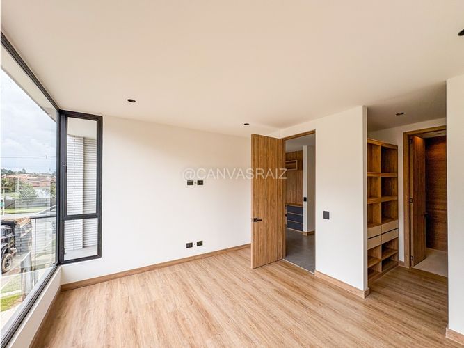 Casa de 4 alcobas en venta en Barro Blanco, Rionegro, 235 m² · foto 7 de 18