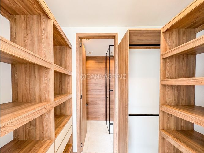 Casa de 4 alcobas en venta en Barro Blanco, Rionegro, 235 m² · foto 17 de 18