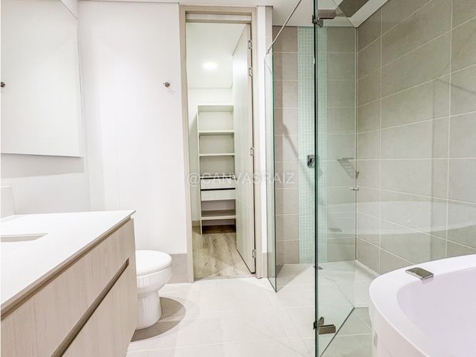 Apartamento de 1 alcoba en venta en El Poblado, Medellín, 57 m² · foto 9 de 12