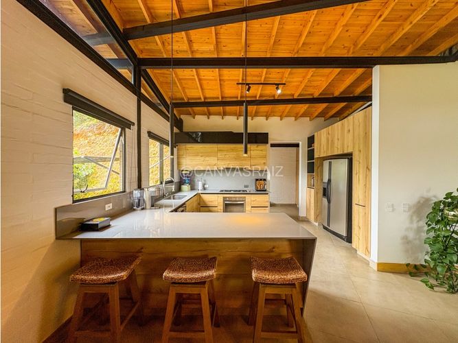 Casa de 4 alcobas en venta en Guamito, La Ceja, 350 m² · foto 6 de 15