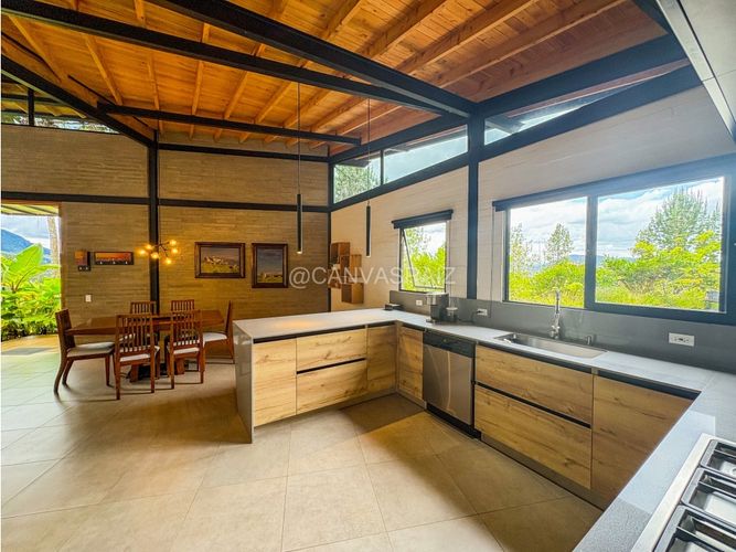 Casa de 4 alcobas en venta en Guamito, La Ceja, 350 m² · foto 7 de 15