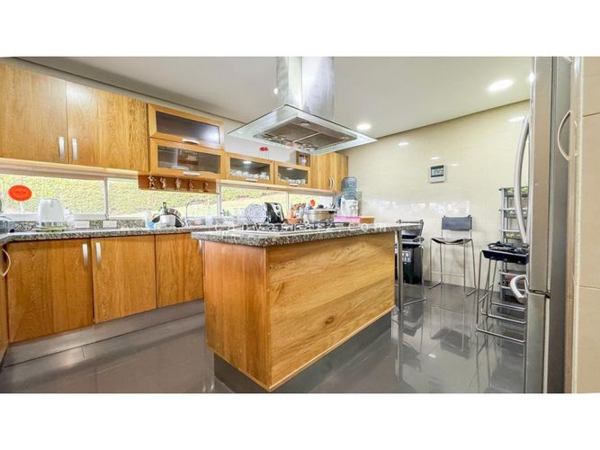 Casa de 5 alcobas en venta en Las Lomas, Medellín, 470 m² · foto 9 de 15