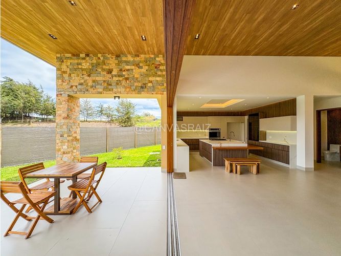 Casa de 4 alcobas en venta en Quirama, El Carmen de Viboral, 420 m² · foto 8 de 15