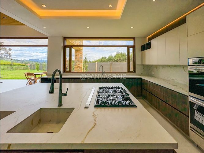Casa de 4 alcobas en venta en Quirama, El Carmen de Viboral, 420 m² · foto 11 de 15