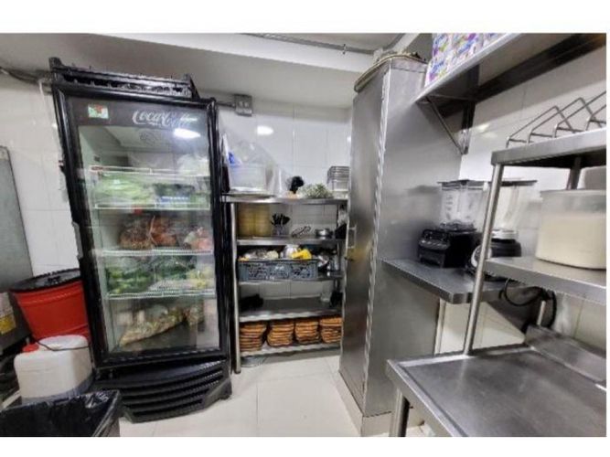 Local en venta en Conquistadores, Medellín, 83 m² · foto 3 de 8