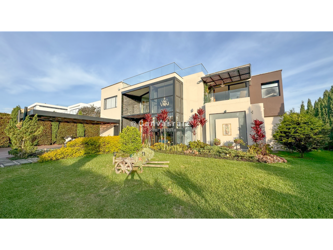 Casa de 5 alcobas en venta en Las Palmas, Envigado, 436 m² · foto 2 de 22