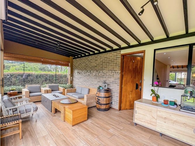 Casa de 4 alcobas en venta en Llano Grande, Rionegro, 267 m² · foto 3 de 15