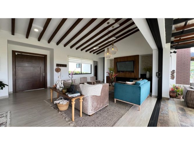 Casa de 4 alcobas en venta en La Mosquita, Rionegro, 374 m² · foto 3 de 21