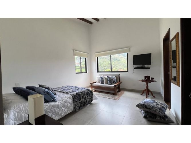 Casa de 4 alcobas en venta en La Mosquita, Rionegro, 374 m² · foto 15 de 21