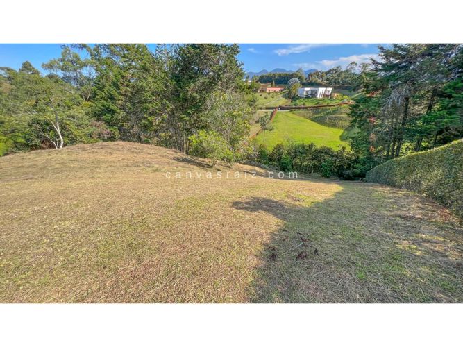 Lote en venta en Quirama, El Carmen de Viboral, 3479 m² · foto 2 de 5