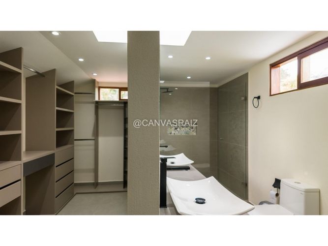 Casa de 4 alcobas en venta en Guamito, La Ceja, 300 m² · foto 5 de 12