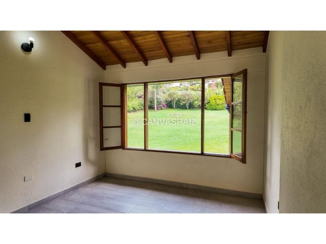 Casa de 4 alcobas en venta en Guamito, La Ceja, 300 m² · foto 7 de 12