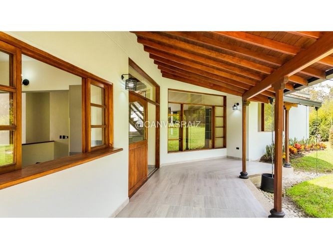 Casa de 4 alcobas en venta en Guamito, La Ceja, 300 m² · foto 8 de 12