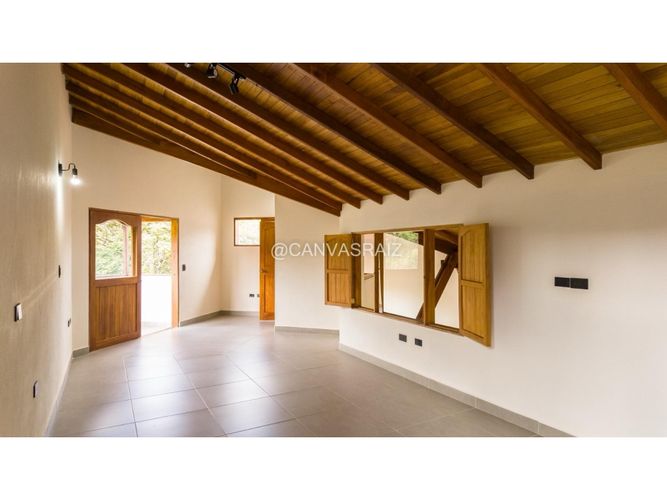 Casa de 4 alcobas en venta en Guamito, La Ceja, 300 m² · foto 9 de 12