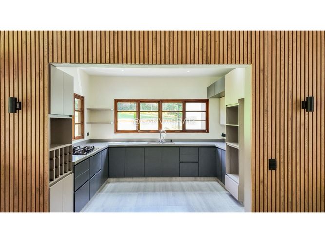 Casa de 4 alcobas en venta en Guamito, La Ceja, 300 m² · foto 10 de 12