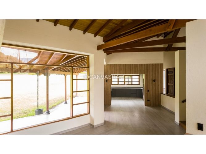 Casa de 4 alcobas en venta en Guamito, La Ceja, 300 m² · foto 11 de 12