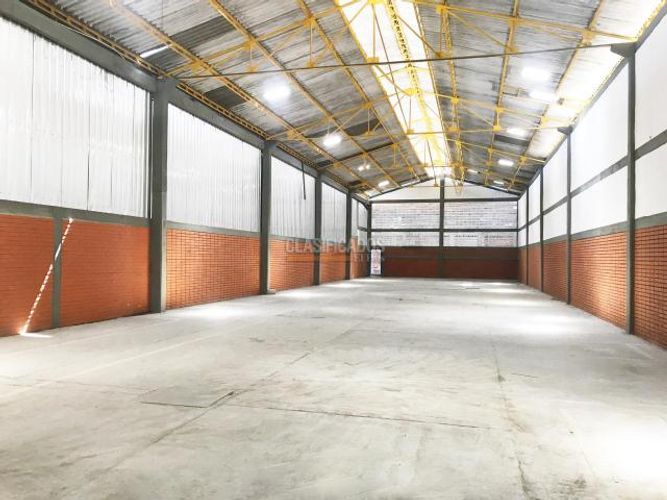 Bodega en arriendo en Acopi, Yumbo, 822 m² · foto 2 de 14