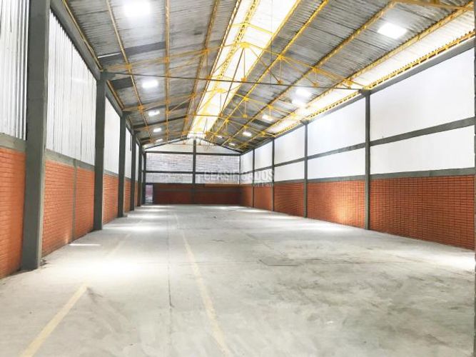 Bodega en arriendo en Acopi, Yumbo, 822 m² · foto 5 de 14