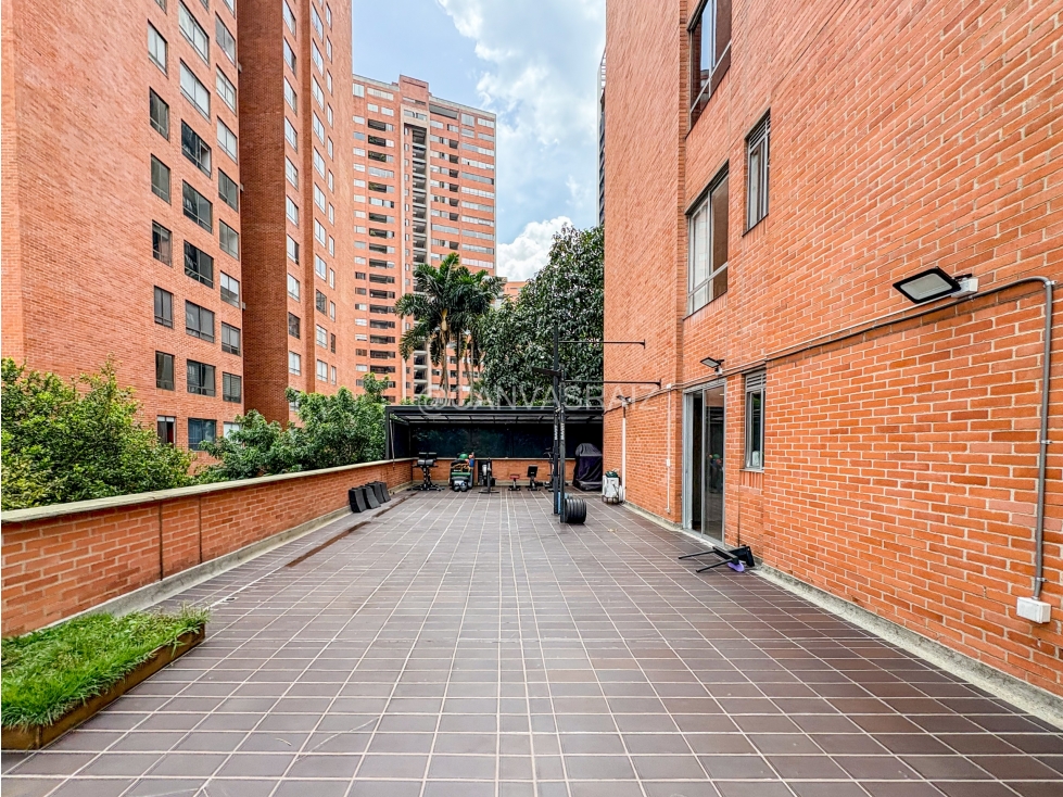 Apartamento en venta en El Poblado, Medellín 3