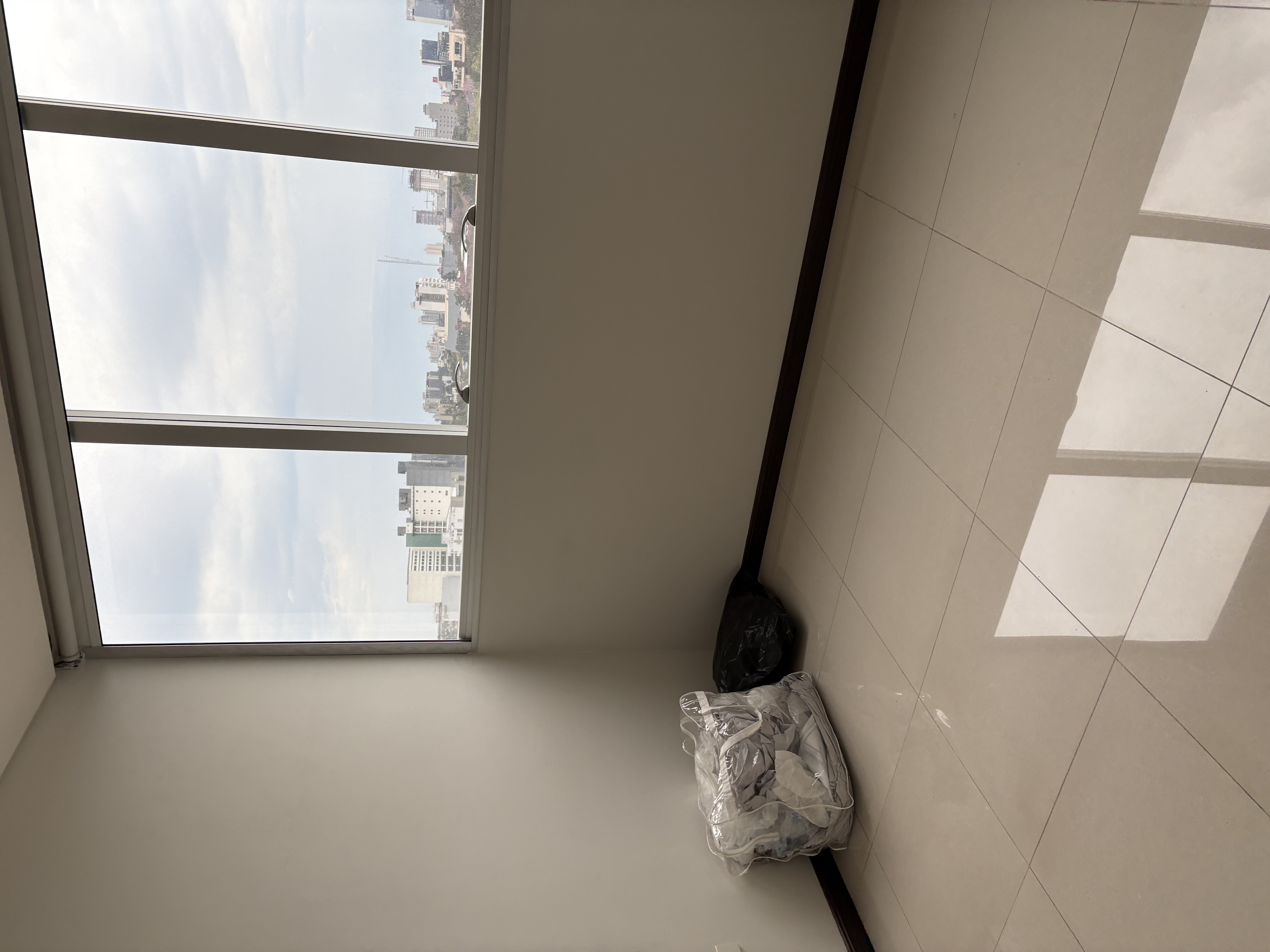 Alquile este amplio y moderno departamento amoblado, listo para estrenar y disfrutar. — foto 2