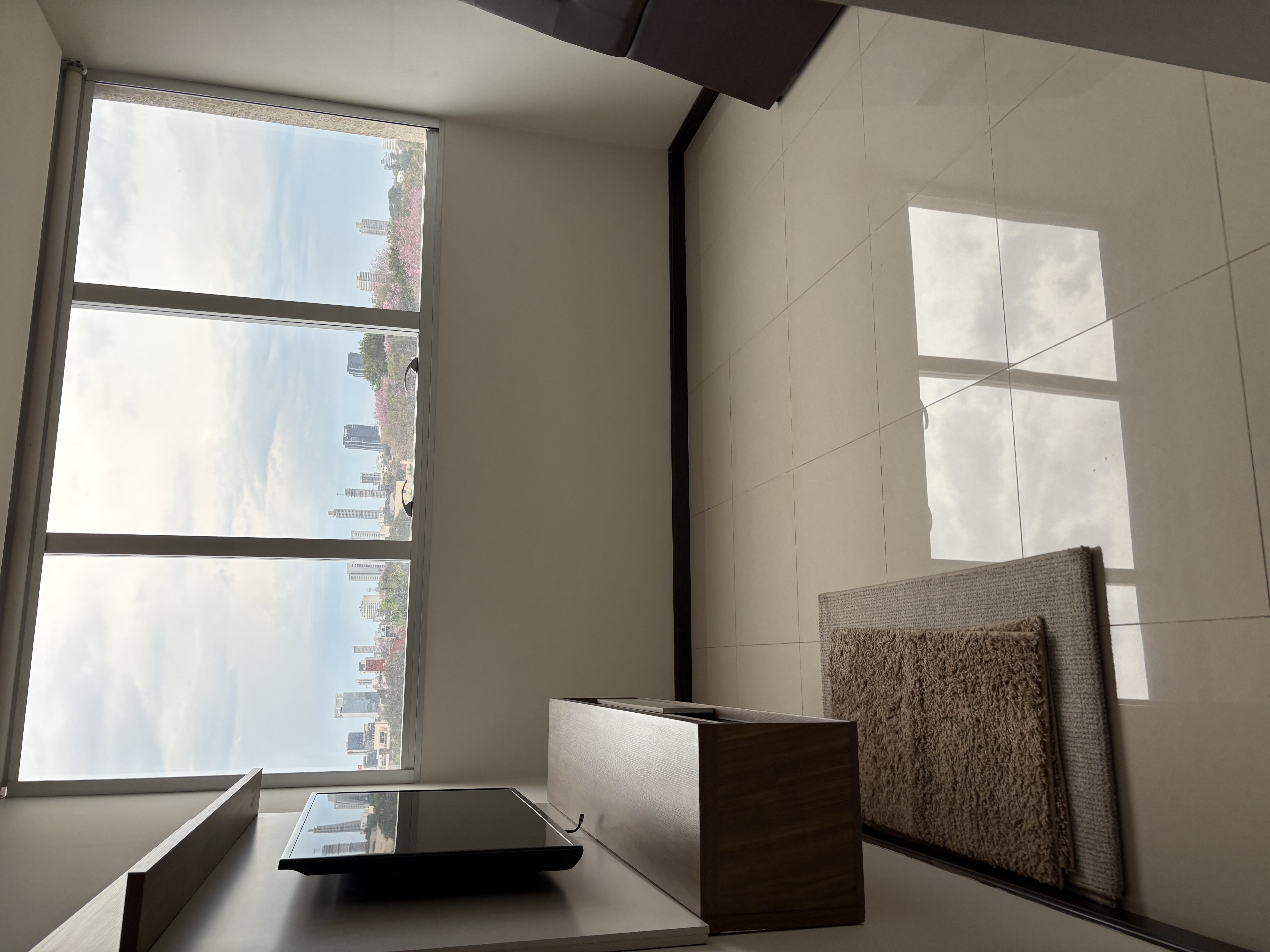 Alquile este amplio y moderno departamento amoblado, listo para estrenar y disfrutar. — foto 3