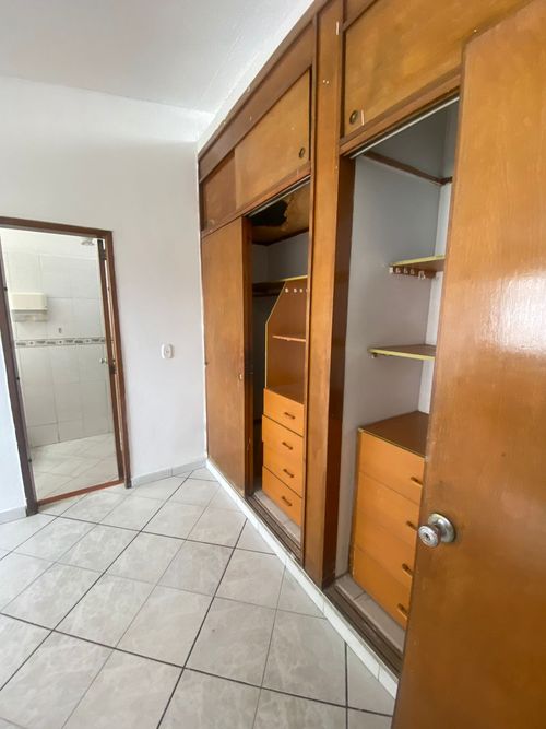 Casa de 10 alcobas en venta en Cabecera Del Llano, Bucaramanga, 477 m² · foto 8 de 24