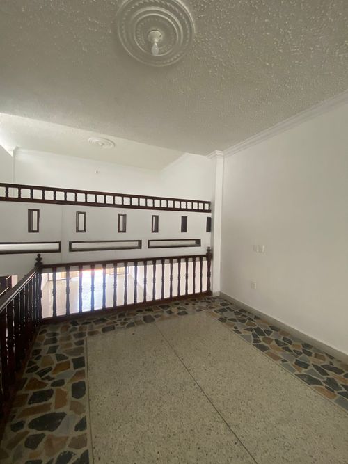 Casa de 10 alcobas en venta en Cabecera Del Llano, Bucaramanga, 477 m² · foto 16 de 24