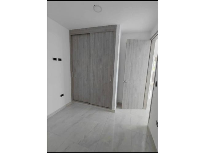 Apartamento de 2 alcobas en venta en Cedro, Girón, 38 m² · foto 11 de 12