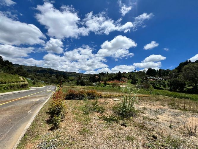 Lote en venta en La Mosquita, Rionegro, 2074 m² · foto 2 de 19