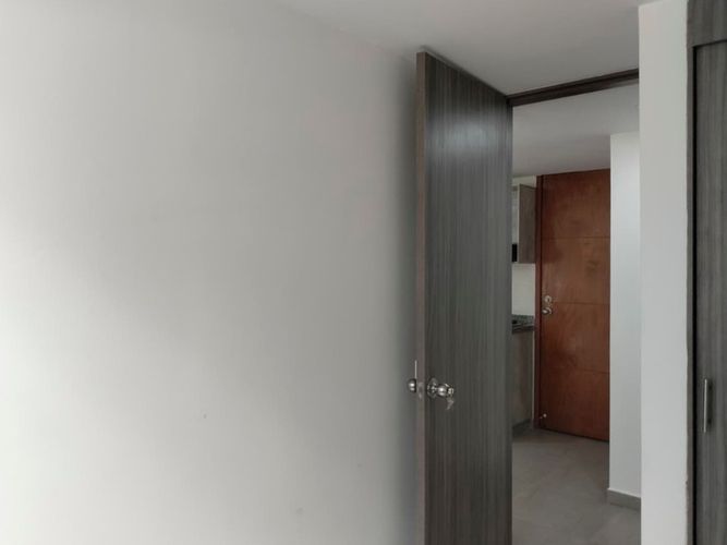 Apartamento de 2 alcobas en venta en El Poblado, Medellín, 73 m² · foto 10 de 17