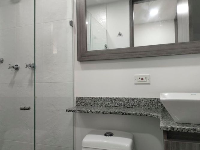 Apartamento de 2 alcobas en venta en El Poblado, Medellín, 73 m² · foto 15 de 17