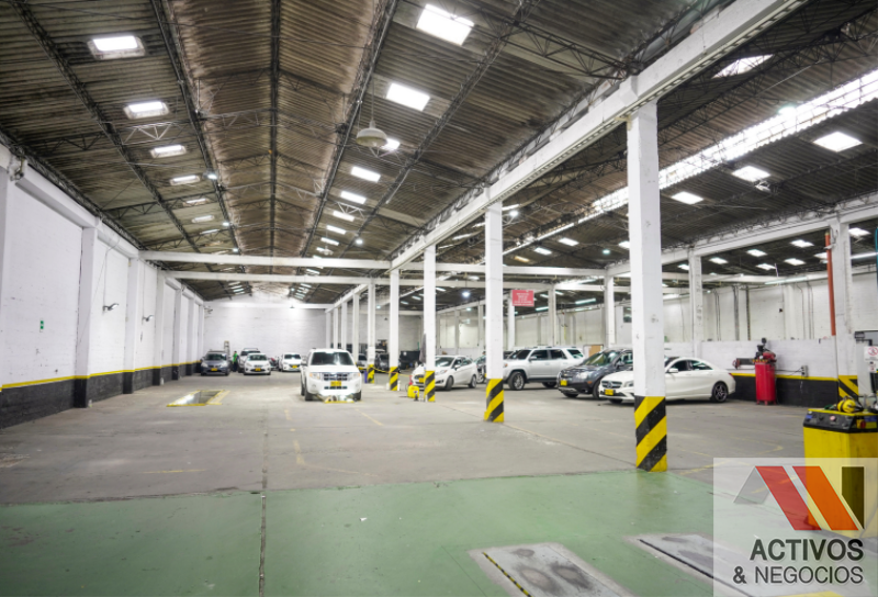 Warehouse for sale in San diego, Medellín 2