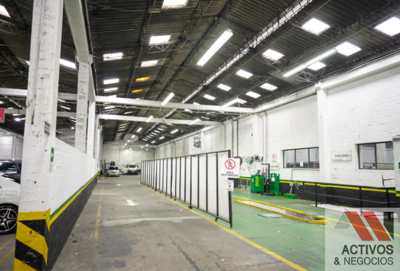 Warehouse for sale in San diego, Medellín 3