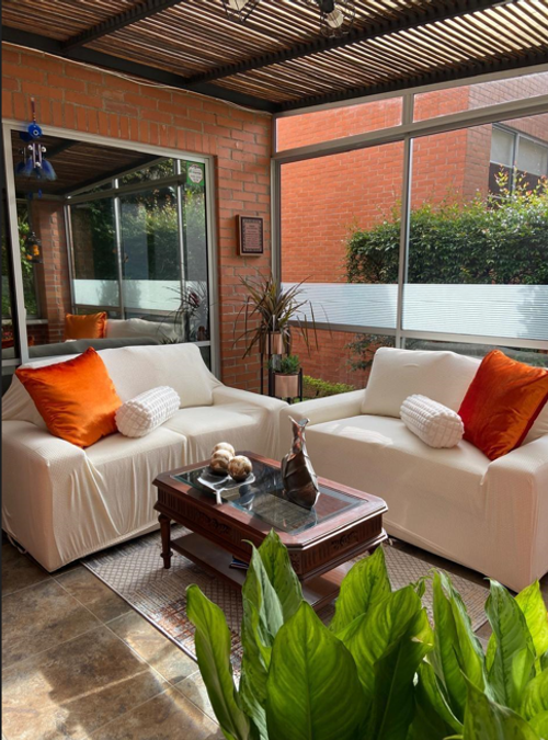 Casa de 3 alcobas en venta en Loma Benedictinos, Envigado, 230 m² · foto 4 de 15