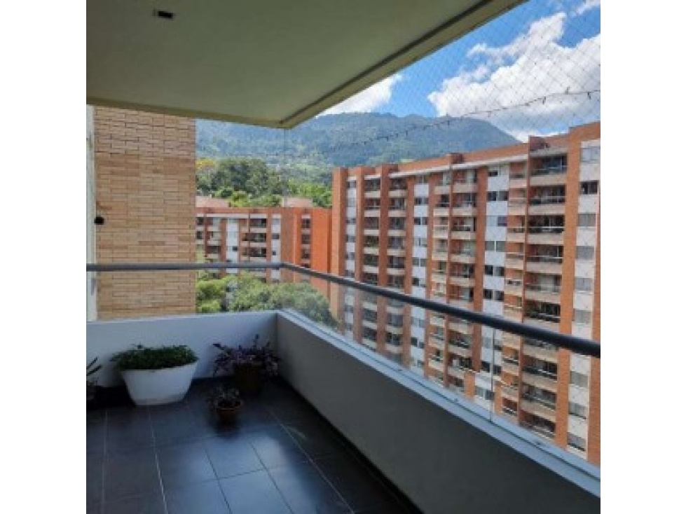 Apartamento en Venta en Loma del Esmeraldal, Envigado