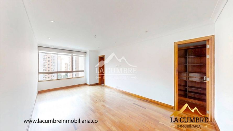 Apartamento de 3 alcobas en venta en Loma De Los Gonzalez, Medellín, 386 m² · foto 13 de 19