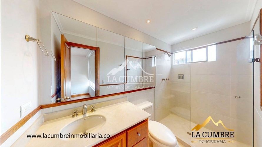 Apartamento de 3 alcobas en venta en Loma De Los Gonzalez, Medellín, 386 m² · foto 16 de 19