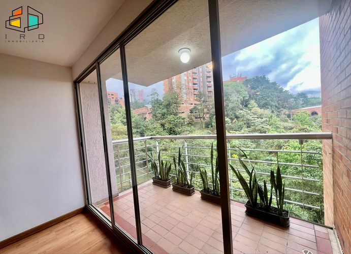 Apartamento de 2 alcobas en arriendo en Los Balsos, Medellín, 87 m² · foto 11 de 23