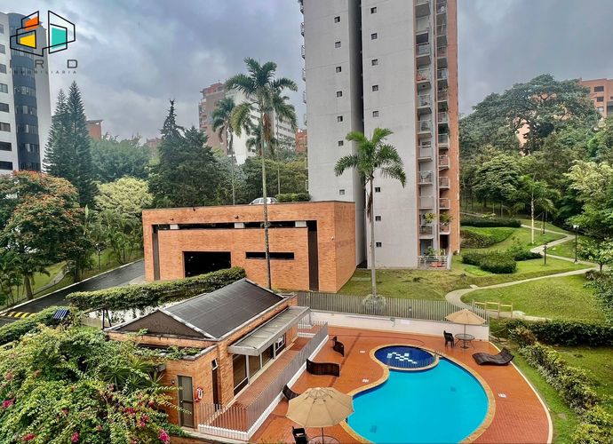 Apartamento de 2 alcobas en arriendo en Los Balsos, Medellín, 87 m² · foto 2 de 23