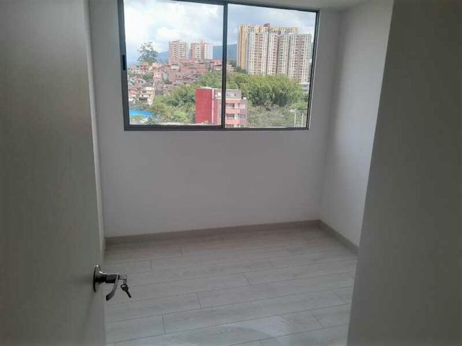 Apartamento de 3 alcobas en venta en Maria Auxiliadora, Sabaneta, 78 m² · foto 8 de 16