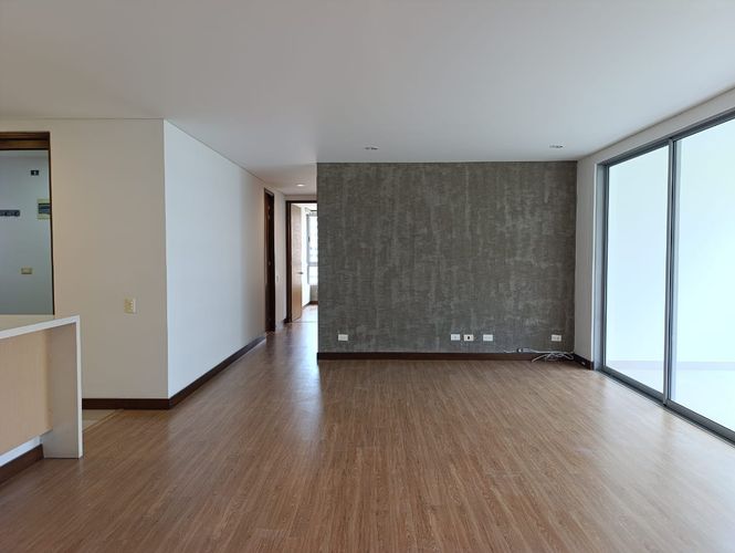 Apartamento de 2 alcobas en arriendo en El Poblado, Medellín, 114 m² · foto 7 de 16